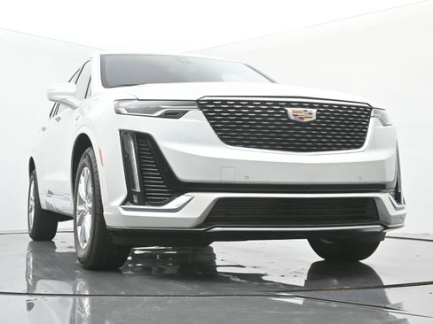 New 2025 Cadillac XT6 Luxury image 22