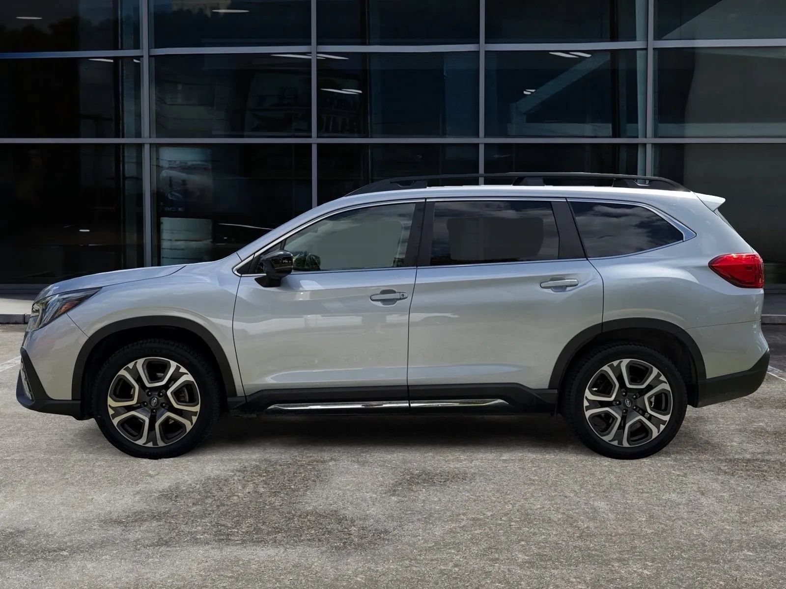 Used 2024 Subaru Ascent Limited AWD/4WD image 5