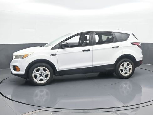 Used 2017 Ford Escape S image 2