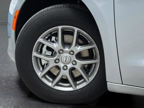New 2026 Chrysler Voyager LX image 29