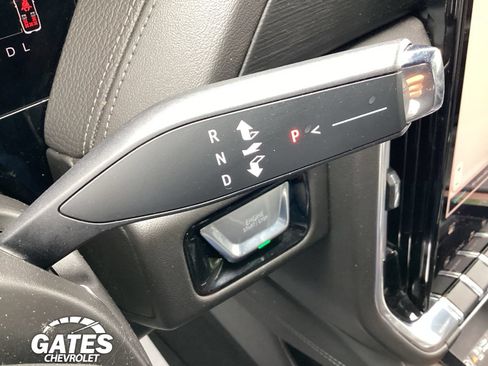 Used 2025 GMC Yukon XL Denali AWD/4WD image 28