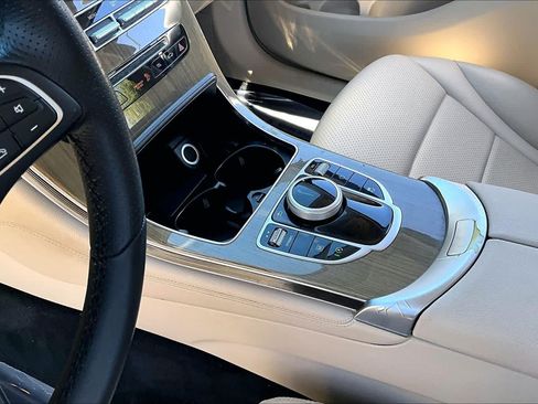 Used 2018 Mercedes-Benz GLC 300 image 16
