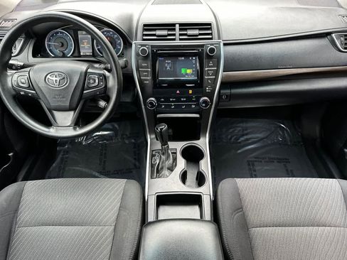 Used 2015 Toyota Camry LE image 3