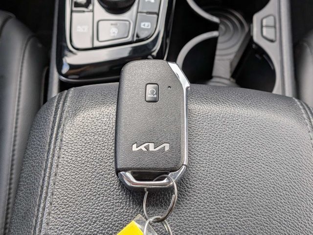 Used 2024 Kia Sportage EX FWD image 29
