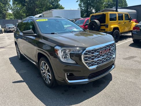 Used 2024 GMC Terrain Denali AWD/4WD image 4