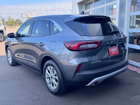 Used 2023 Ford Escape Active w/ Cold Weather Package FWD image 3