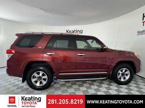 Used 2012 Toyota 4Runner SR5 AWD/4WD image 4
