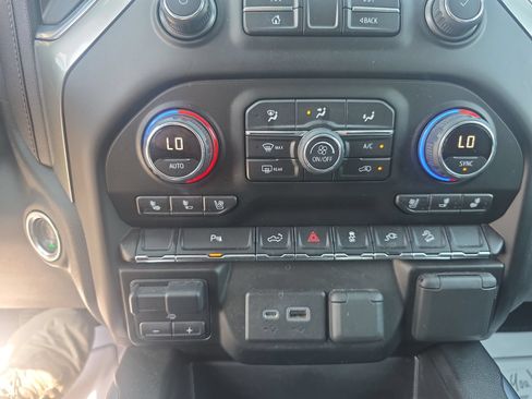 Used 2021 Chevrolet Silverado 2500 LTZ w/ LTZ Plus Package AWD/4WD image 18