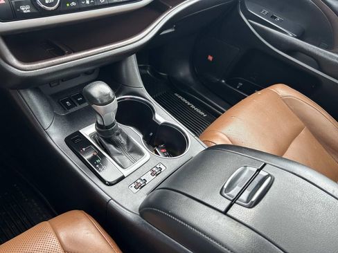 Used 2018 Toyota Highlander Limited Platinum w/ Protection Package #3 image 34