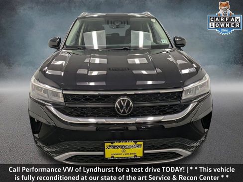 Used 2022 Volkswagen Taos SE image 2