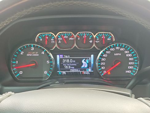 Used 2018 Chevrolet Silverado 1500 LT w/ Midnight Edition AWD/4WD image 17