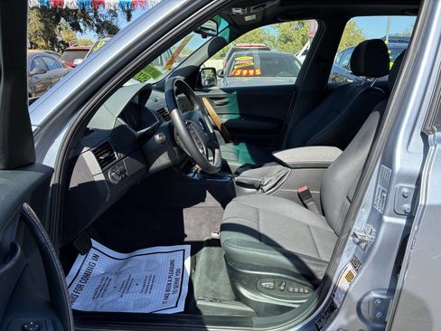 Used 2004 BMW X3 2.5i image 3