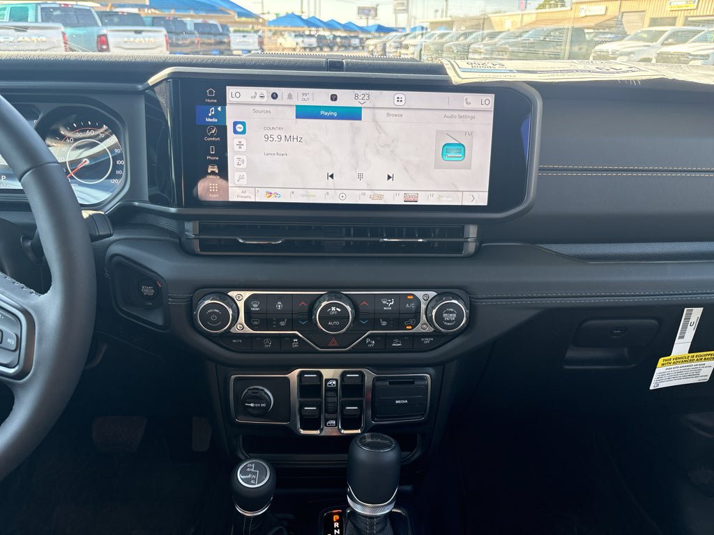 New 2025 Jeep Gladiator Sport AWD/4WD image 21