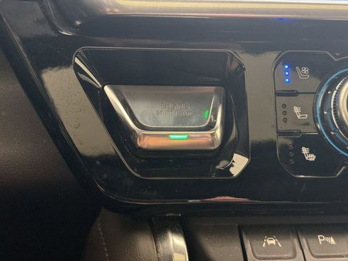 Used 2022 GMC Sierra 1500 Denali AWD/4WD image 25