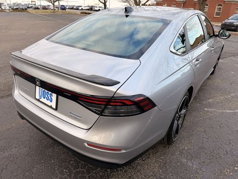 Certified 2025 Honda Accord Sport image 3