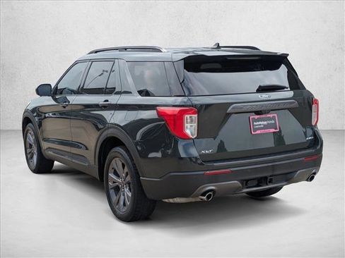 Used 2021 Ford Explorer XLT w/ Equipment Group 202A AWD/4WD image 8