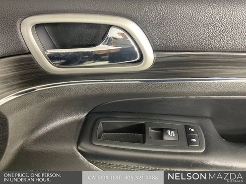 Used 2019 Jeep Grand Cherokee Limited AWD/4WD image 22