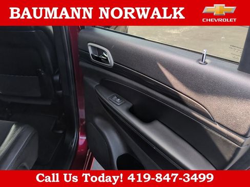 Used 2020 Jeep Grand Cherokee Altitude AWD/4WD image 25