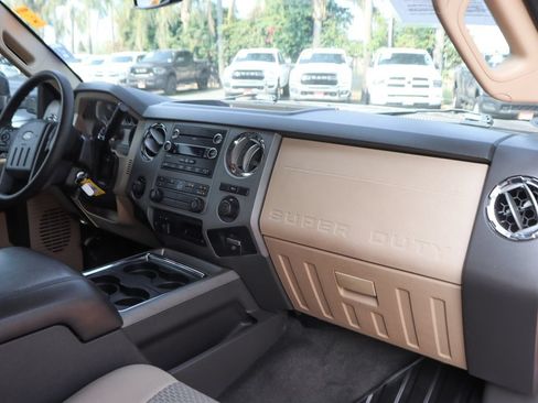 Used 2011 Ford F250 XLT w/ XLT Premium Pkg AWD/4WD image 32
