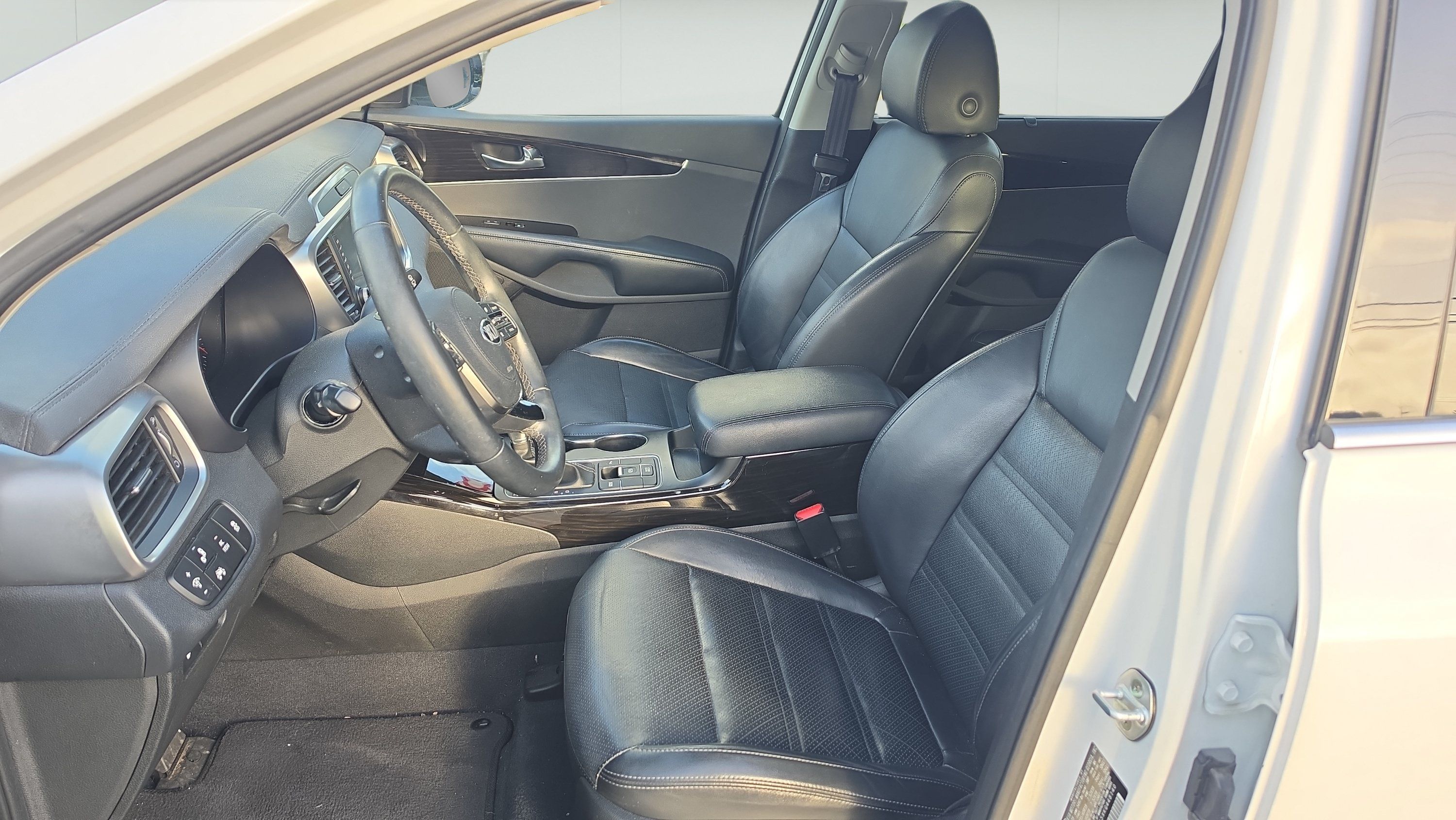 Used 2019 Kia Sorento EX w/ EX Touring Package FWD image 9