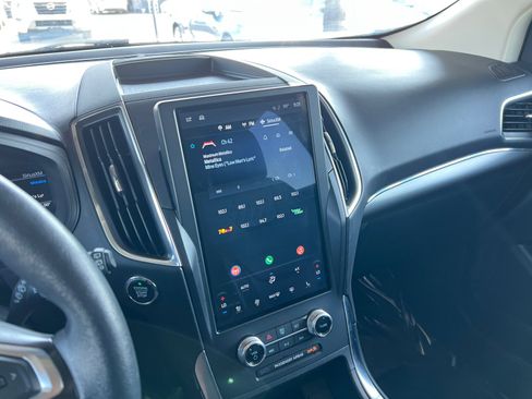 Used 2024 Ford Edge Titanium image 16