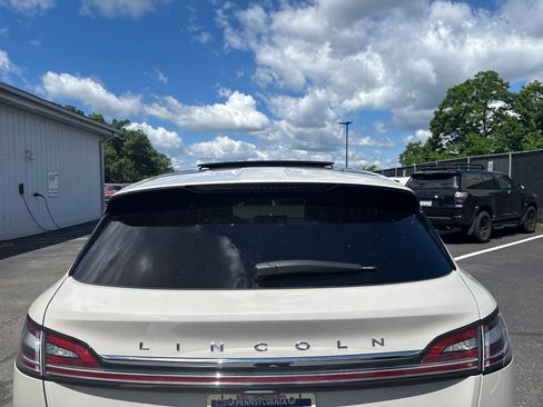 Used 2022 Lincoln Nautilus Reserve w/ Luxury Package AWD/4WD image 5