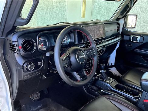 Used 2024 Jeep Wrangler Unlimited Rubicon image 16