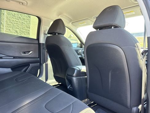 Used 2024 Hyundai Elantra SEL image 17