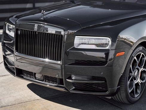 Used 2022 Rolls-Royce Cullinan Black Badge w/ Dark Exterior Package AWD/4WD image 8