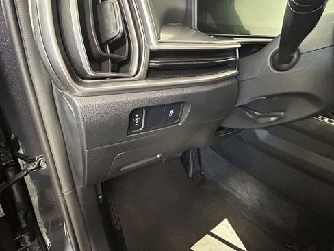 Certified 2025 Kia Sorento S image 19