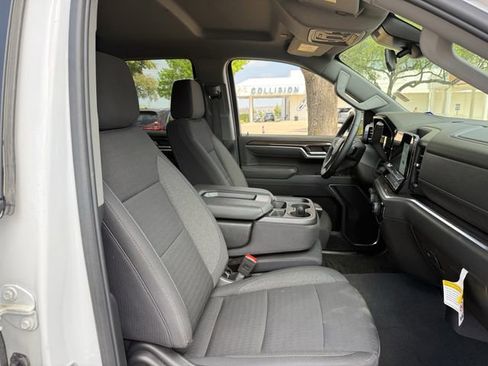 Certified 2025 Chevrolet Silverado 1500 LT w/ Safety Package AWD/4WD image 29