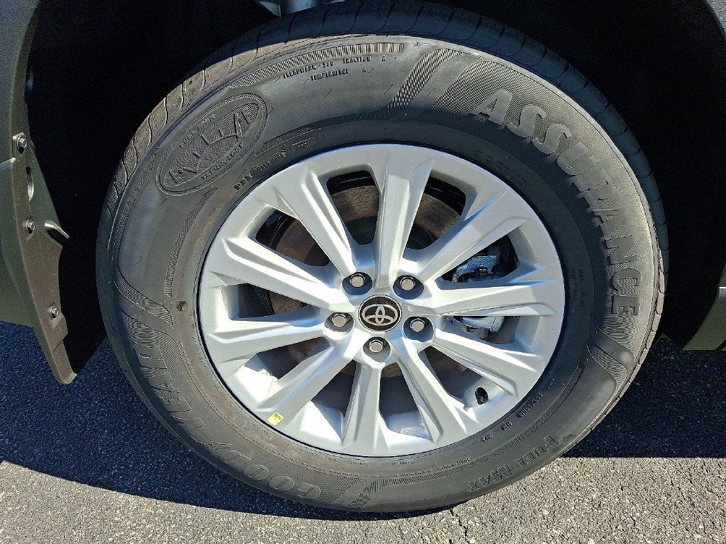 New 2026 Toyota Grand Highlander XLE FWD image 5