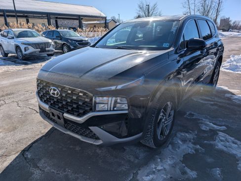 Used 2021 Hyundai Santa Fe SE image 1