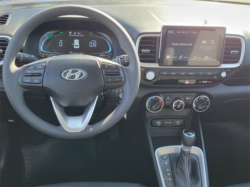 New 2026 Hyundai Venue SE image 4