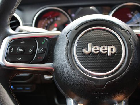 Used 2023 Jeep Wrangler Unlimited Sahara w/ Cold Weather Group AWD/4WD image 19