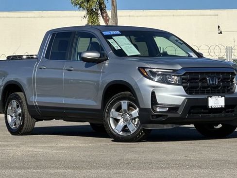 Certified 2025 Honda Ridgeline RTL image 2