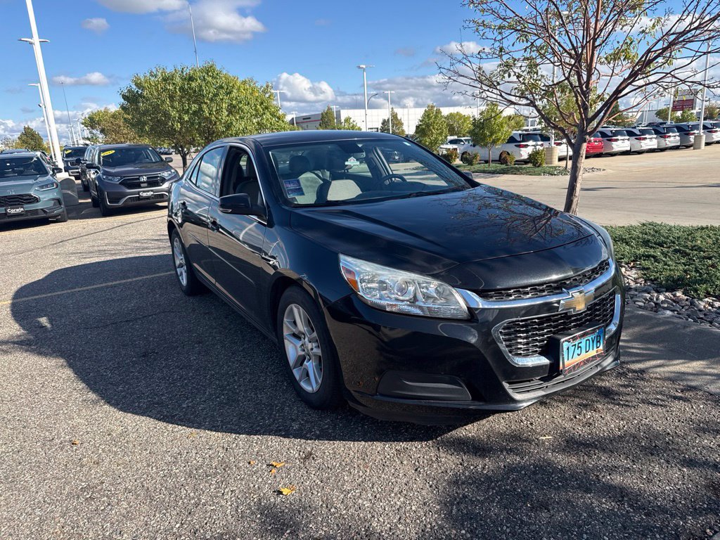 Used 2015 Chevrolet Malibu LT w/ Power Convenience Package FWD image 2