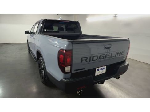 Used 2024 Honda Ridgeline Black Edition image 7
