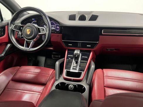 Used 2022 Porsche Cayenne S image 29