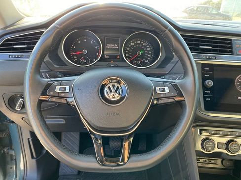 Used 2020 Volkswagen Tiguan SE w/ Panoramic Sunroof Package AWD/4WD image 8