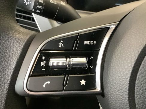 Certified 2025 Kia Seltos LX AWD/4WD image 20