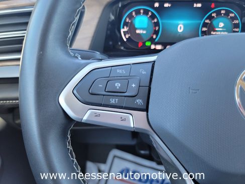 Used 2024 Volkswagen Atlas SE image 19