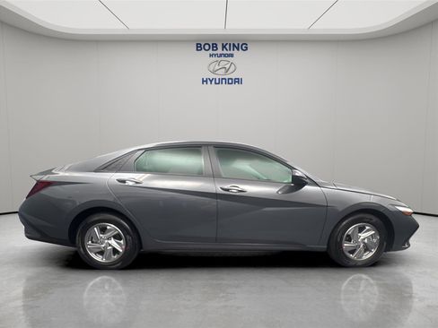 New 2026 Hyundai Elantra SE FWD image 6