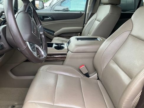 Used 2017 GMC Yukon XL SLT w/ Open Road Package AWD/4WD image 10