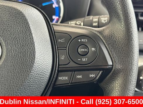 Used 2025 Toyota RAV4 XLE AWD/4WD image 39