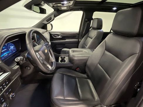 Used 2023 Chevrolet Tahoe LT w/ Luxury Package AWD/4WD image 3