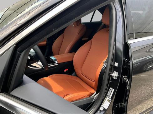 Certified 2026 Mercedes-Benz C 300 4MATIC Sedan image 8