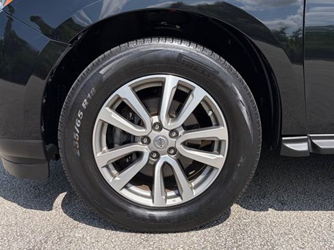 Used 2015 Nissan Pathfinder SV w/ Cargo Package AWD/4WD image 26