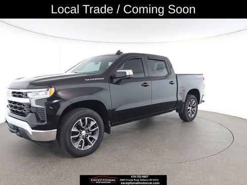 Used 2022 Chevrolet Silverado 1500 LT AWD/4WD image 3