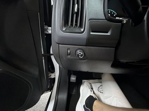 Used 2016 Chevrolet Colorado Z71 RWD image 14